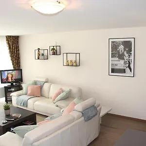 Lichtrijk Apartment